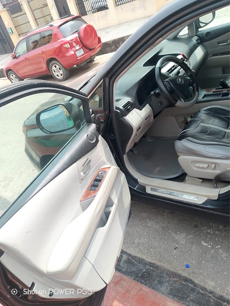 A picture of LEXUS RX350 FULL OPTION 2010