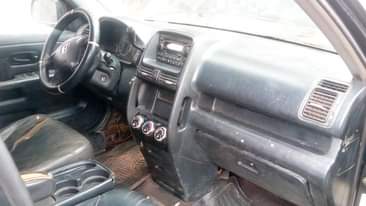 A picture of Honda CR V 04 model
