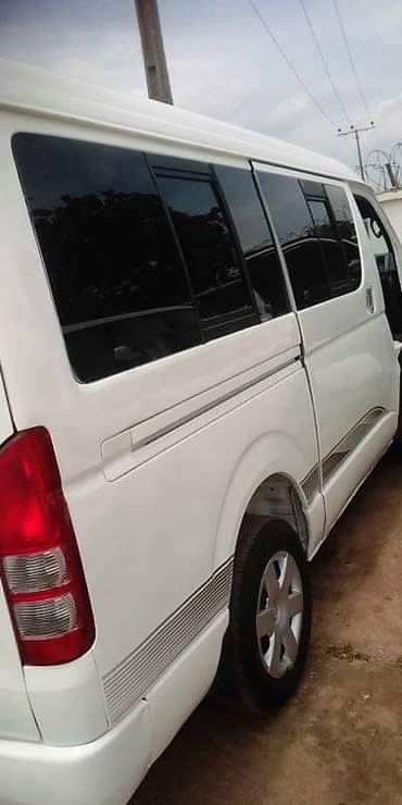 A picture of Toyota hummer 2 bus for sale Price is 7 5m