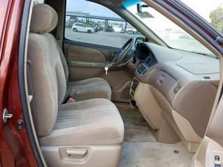 A picture of Toyota sienna very clean and neat