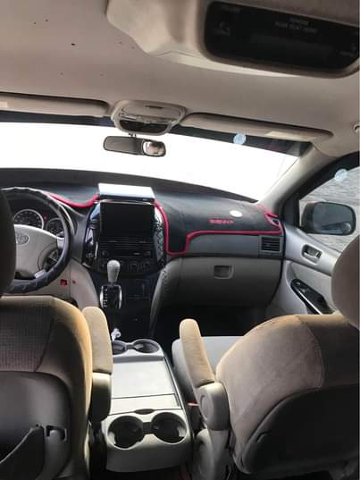 A picture of Toyota Sienna for sale 2004 model