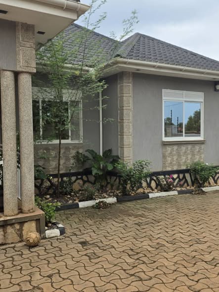 A picture of 3 BEDROOM HOUSE I FLATE BOYS Quarters I NOW AT