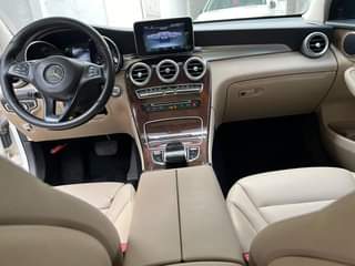 A picture of MERCEDES BENZ GLC 300 2017 REGISTERED TOKUMBO STANDARD OFF WHITE