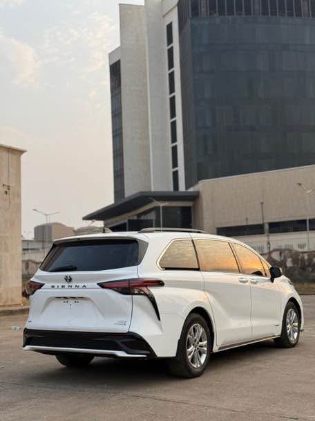 A picture of Foreign Used Toyota Sienna Hybrid Year 2021 Custom duty Paid