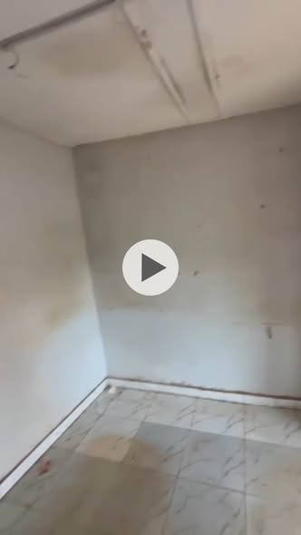 A picture of shop for rent at Ugbowo