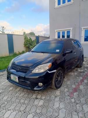 A picture of 06 untempered Toyota matrix Car is unregistered everything sharp