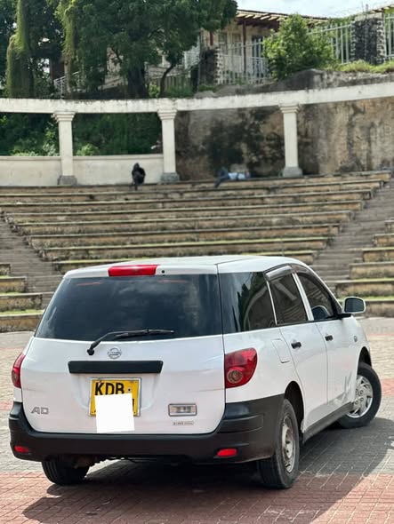 A picture of Make Nissan Model Advan