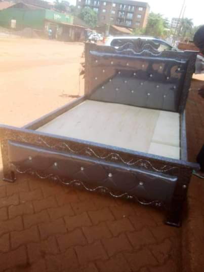 A picture of 5by6 leather beds