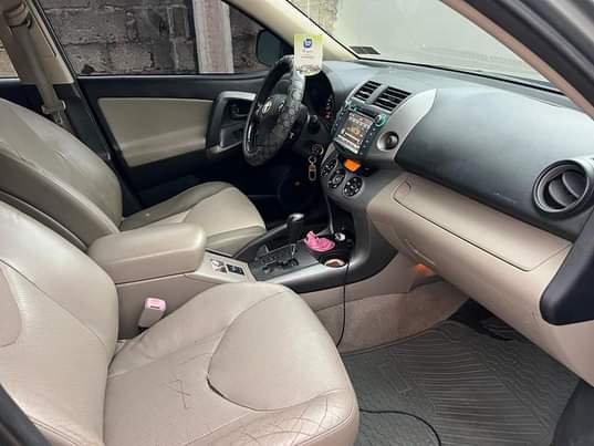 A picture of 2004 Toyota carmy le registered location ijebu ode price 3