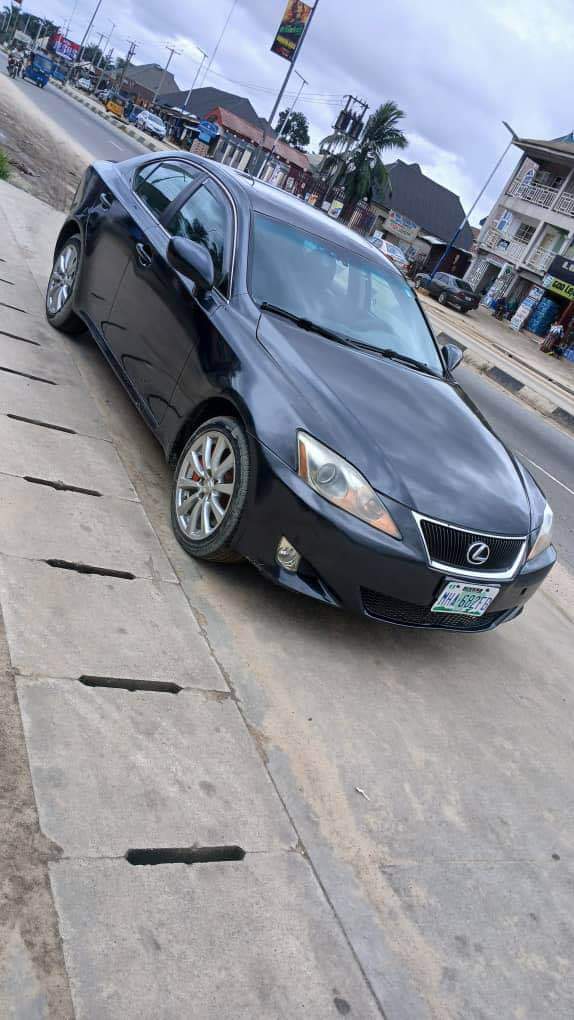 A picture of Is 350