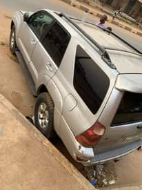 A picture of 2005 TOYOTA 4Runner