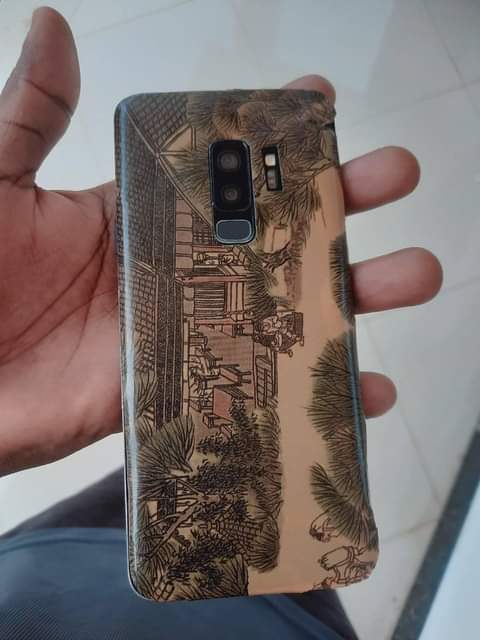 A picture of Samsung s9 plus