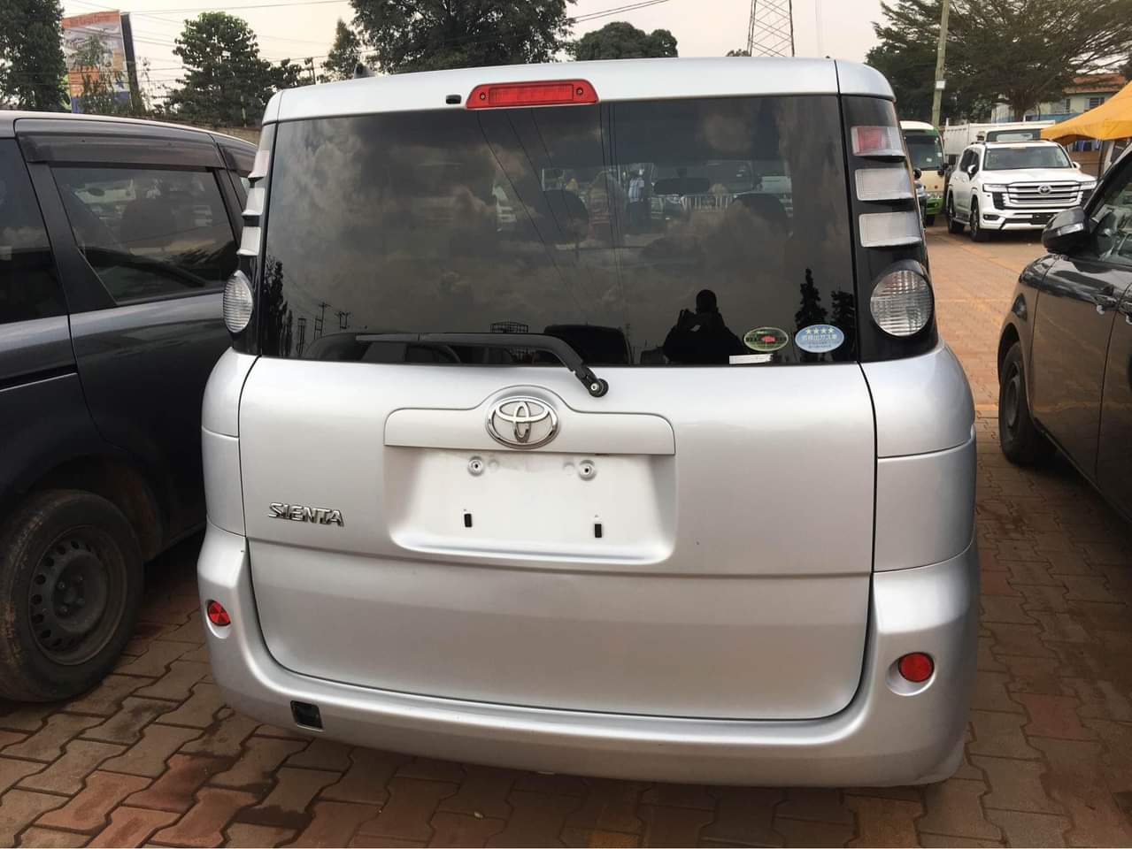 A picture of Toyota sienta