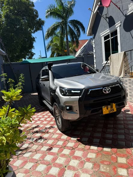 A picture of Toyota hilux Reve