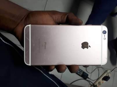 A picture of Iphone 6s plus GB 64