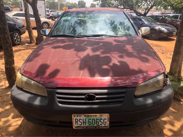 A picture of 2000 Toyota Camry Pencil