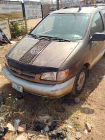 A picture of 2000 Toyota Sienna