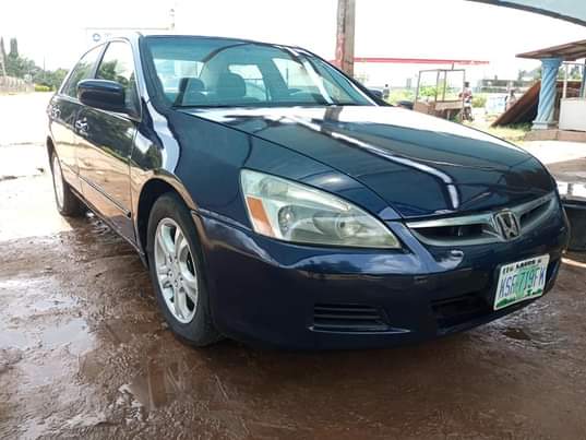 A picture of Honda Accord D C 2007