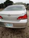 A picture of Toyota Avalon 07