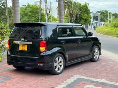 A picture of TOYOTA RUMION Reg number D X G Year 2009 Engine