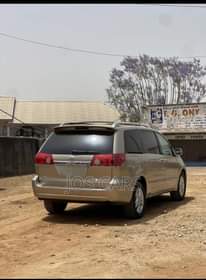 A picture of 2006 Toyota Sienna