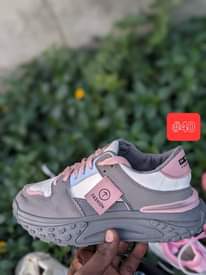 A picture of Raba Sneaker na Sandles malisafi
