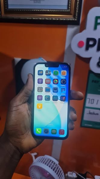 A picture of 13pro no face id 128gig