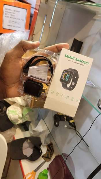 A picture of D20 SMART BRACELETS