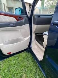 A picture of TOYOTA ALPHARD... INAUZWA