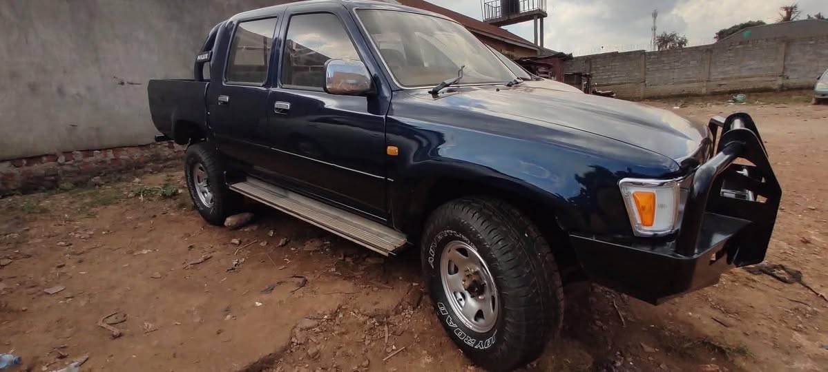 used toyota hilux