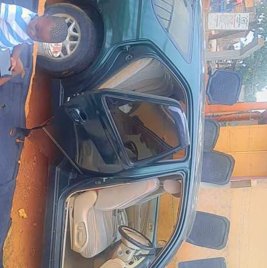 A picture of Toyota vista in perfect condition