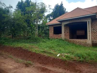 A picture of QUICK SALE 2 BEDROOM HOUSE FOR SALE IN KAWANDA 22m