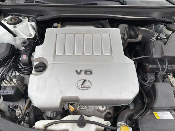 A picture of LEXUS ES350 2016 FOREIGN USED WITH ORIGINAL CUSTOM DUTY GOING