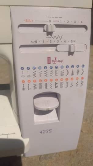A picture of AUTOMATIC BUTTONHOLE MACHINE