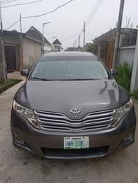 A picture of SUPER CLEAN 2009 MODEL TOYOTA VENZA CONDITION Nigerian used Top