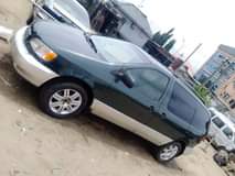 A picture of 2002 Toyota Sienna