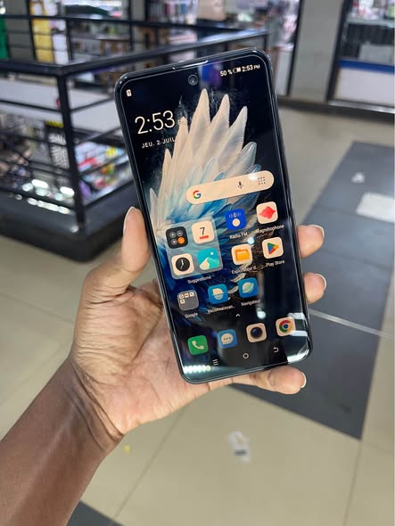 A picture of Tecno spark 40pro plus at 300 000 call on 0753430863