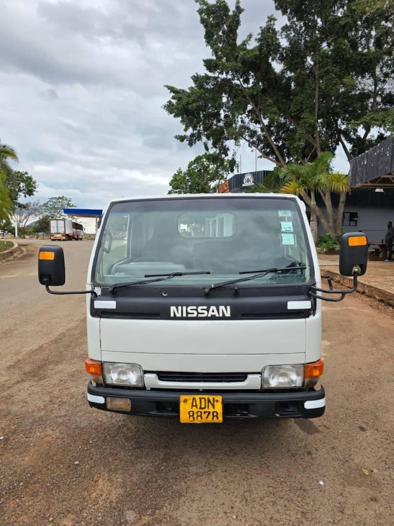 used nissan atlas