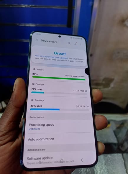 A picture of Samsung galaxy s22 Plus 128gb Dot