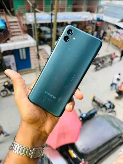 A picture of Samsung a04
