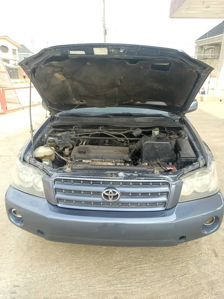 A picture of 2004 Highlander Toks Standard
