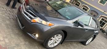 A picture of 1 month used Toyota Venza 2014 model full option