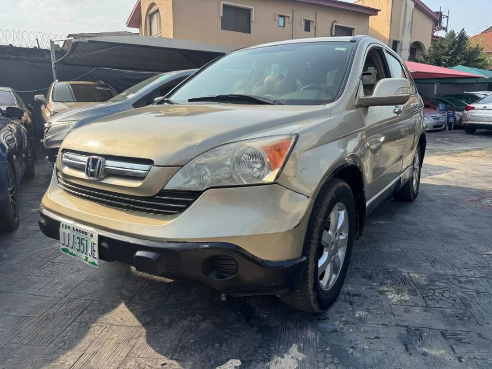 A picture of Honda CRV 2008 only body work