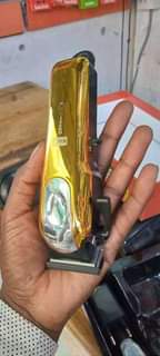 A picture of WIRELESS SHAVING MACHINE OG MZIGO MPYA WA MASHINE ZA SALUNI