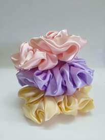 A picture of Hair scrunchies