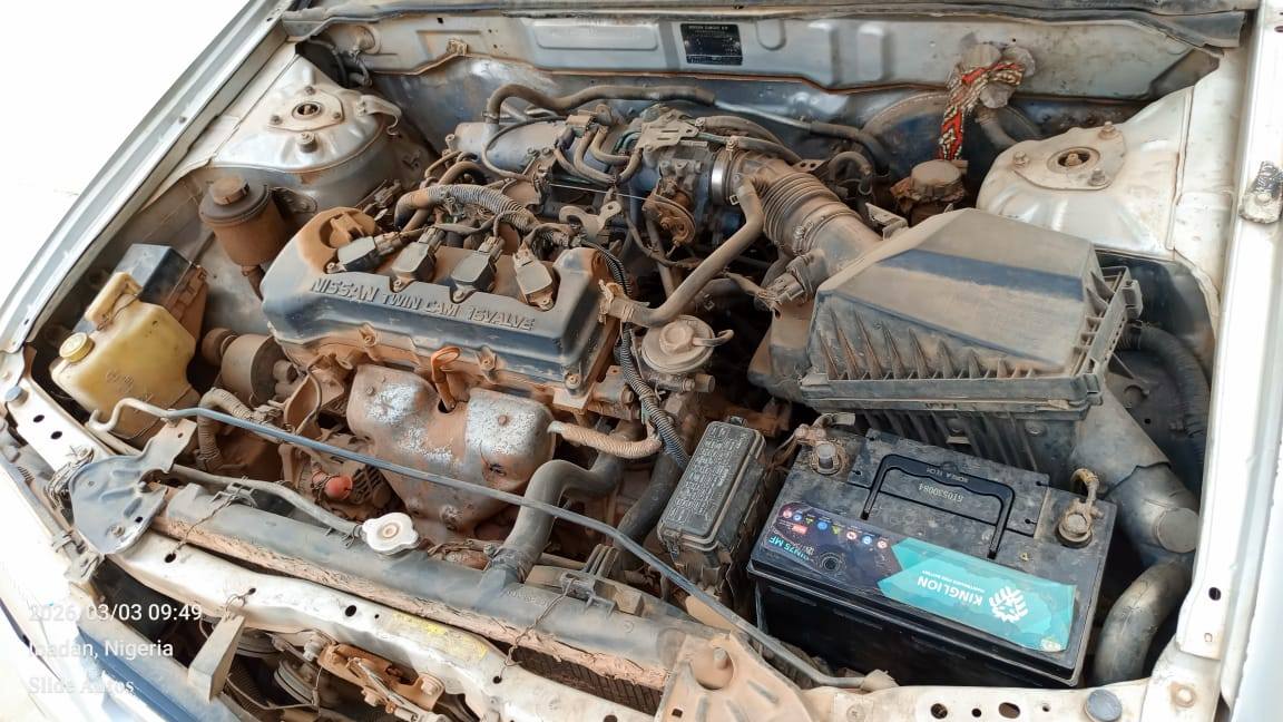 A picture of Nissan Almera manual gear