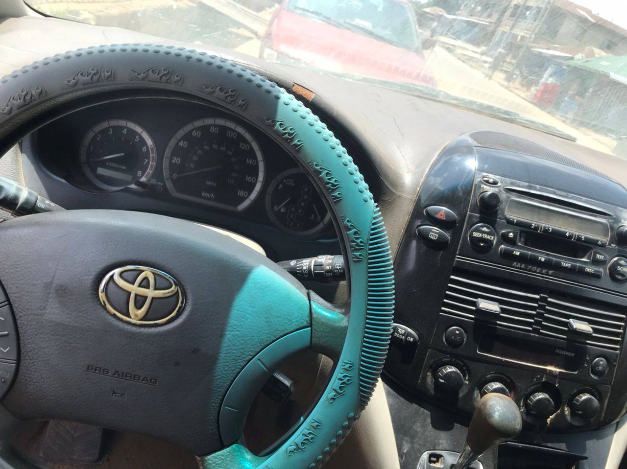 A picture of Toyota Sienna 2005