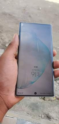 A picture of Samsung note 10 5g