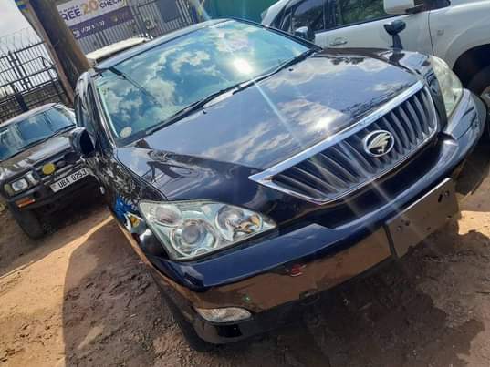 A picture of 2009 Toyota Harrier Toyota 2.4cc