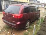A picture of Toyota sienna 2007